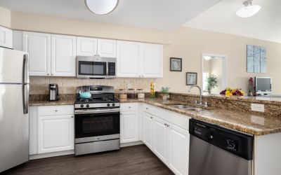 glenbrooke-palm-bay-11-unit-kitchen.jpg